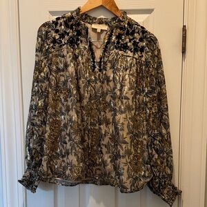 Chic Floral Blouse with Black and Gold Details